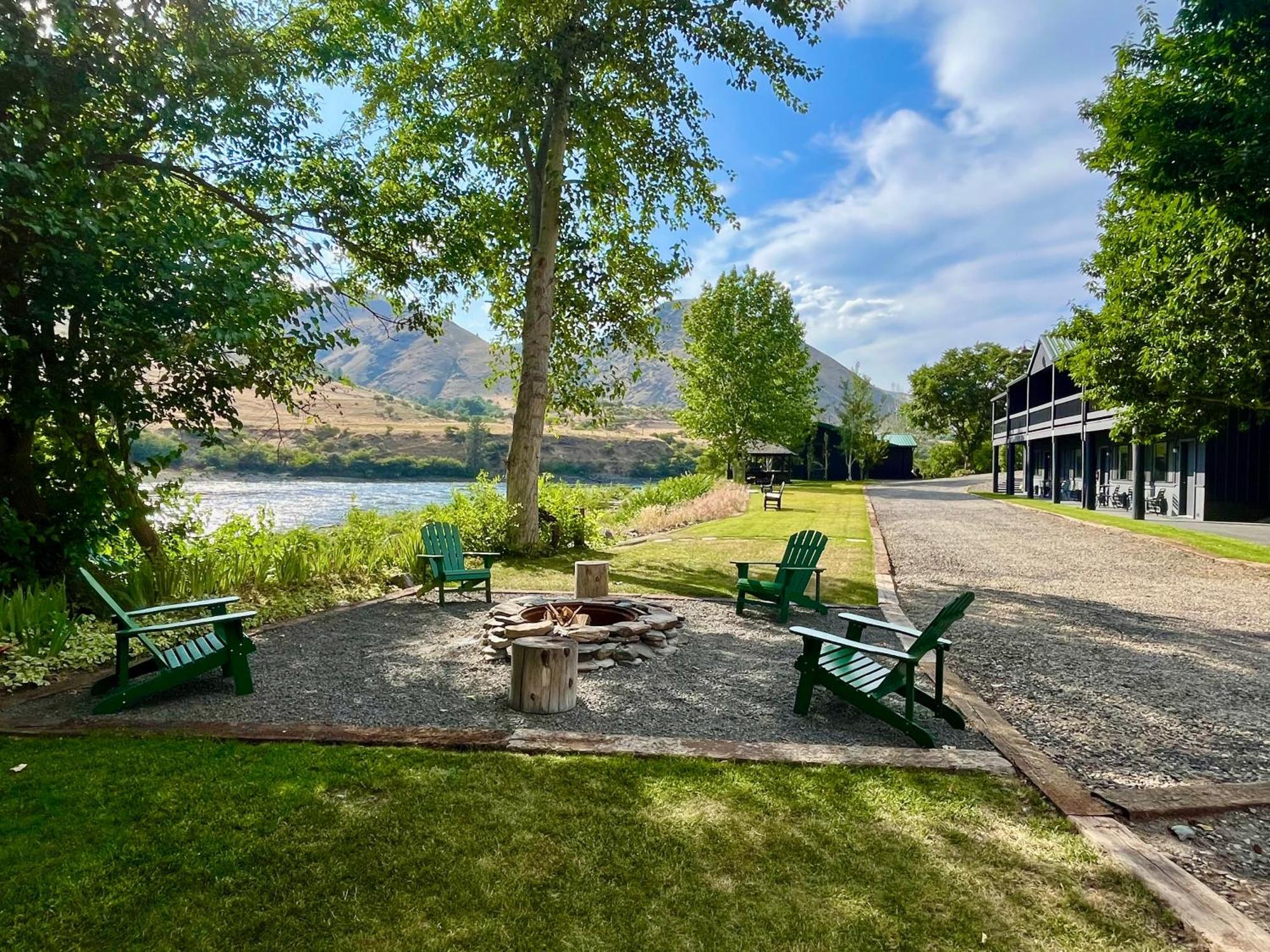 Steelhead Lodge Lucile Esterno foto