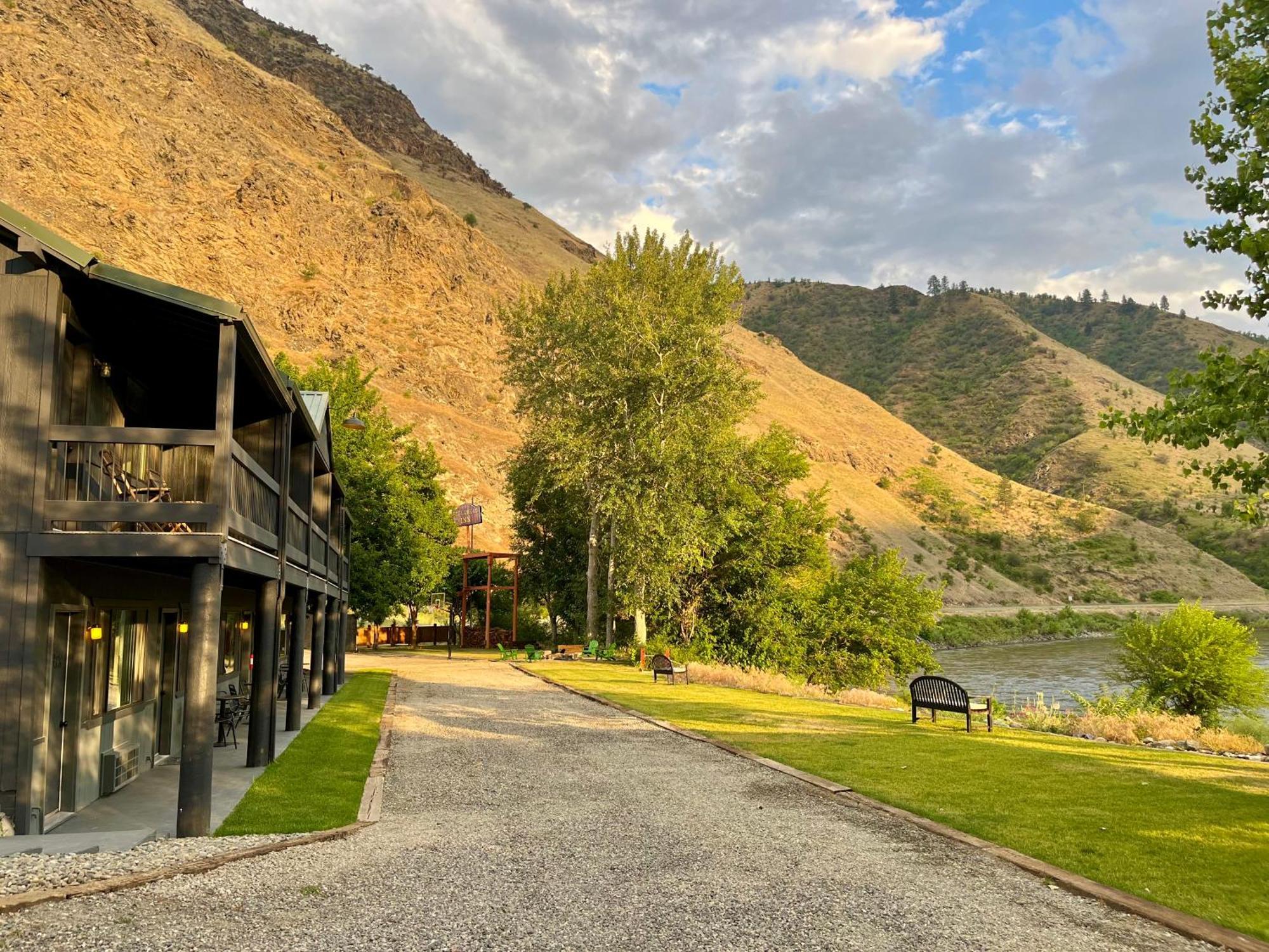 Steelhead Lodge Lucile Esterno foto